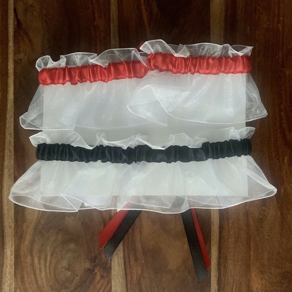 Red Black Satin Las Vegas Queen Ace Card Gold Charm Mesh Stretch Garter Band Set - Picture 12 of 12